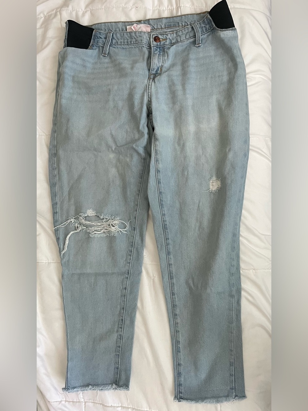 Isabel light blue distressed maternity jeans size 4